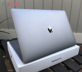 لپ تاپ 15 اینچی اپل مدل MacBook Pro MR942 2018 همراه با تاچ بار