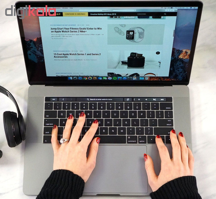 لپ تاپ 15 اینچی اپل مدل MacBook Pro MR952 2018 همراه با تاچ بار